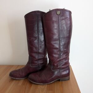 Frye Melissa 2 Button, Size 7.5, Wine
